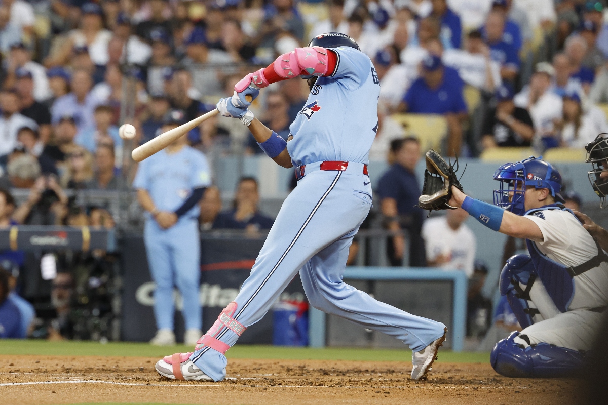 Los Azulejos responden con fuerza: igualan la serie tras triunfo 6-2
