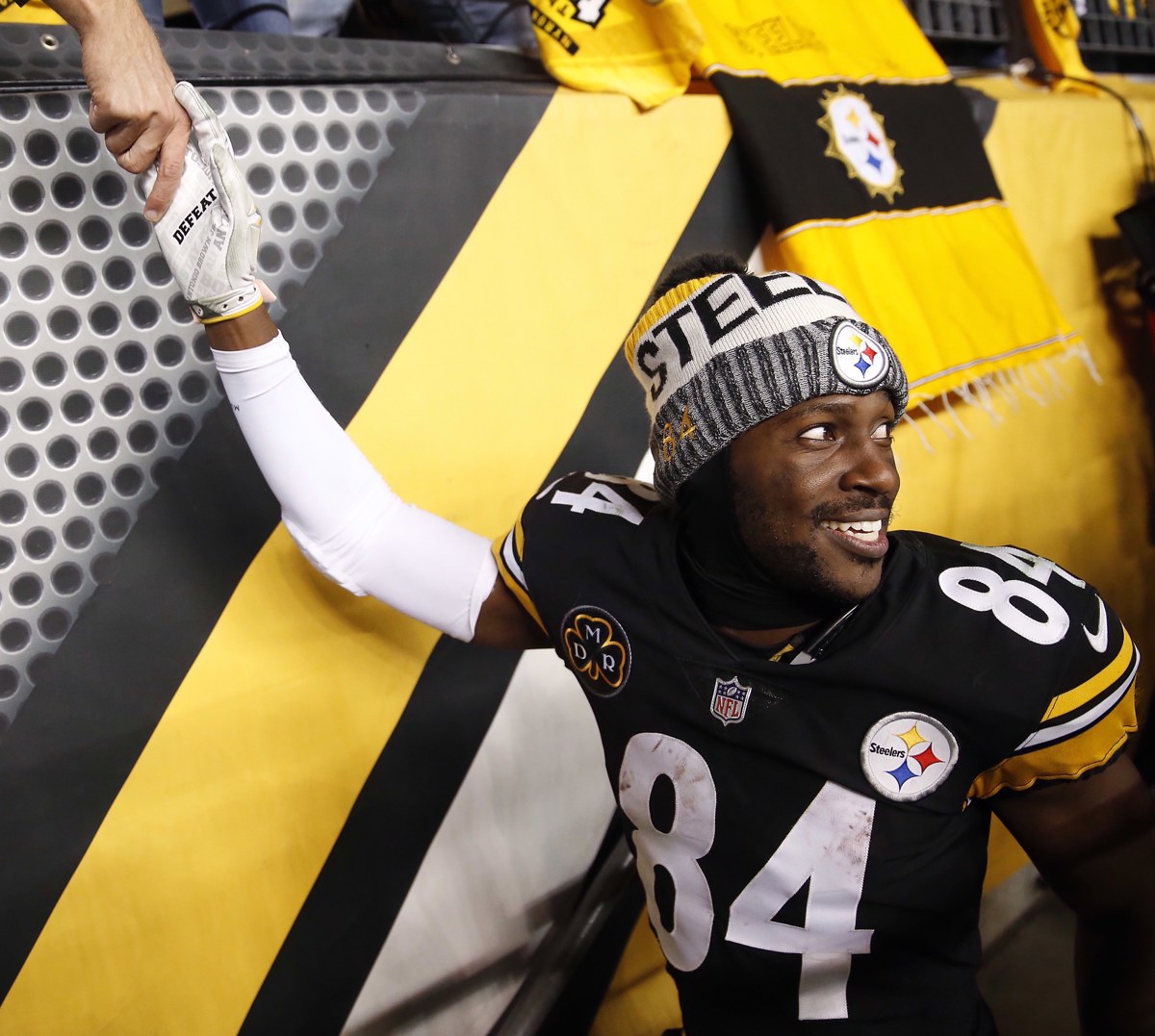 Exjugador de la NFL enfrenta una pena máxima de hasta 30 años