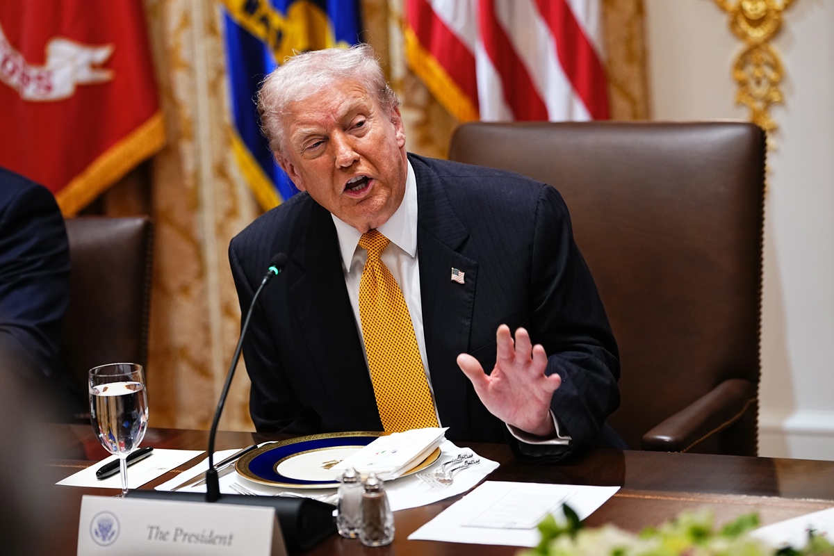 Trump exigirá una investigación sobre los presuntos vínculos de Bill Clinton y otros con Jeffrey Epstein