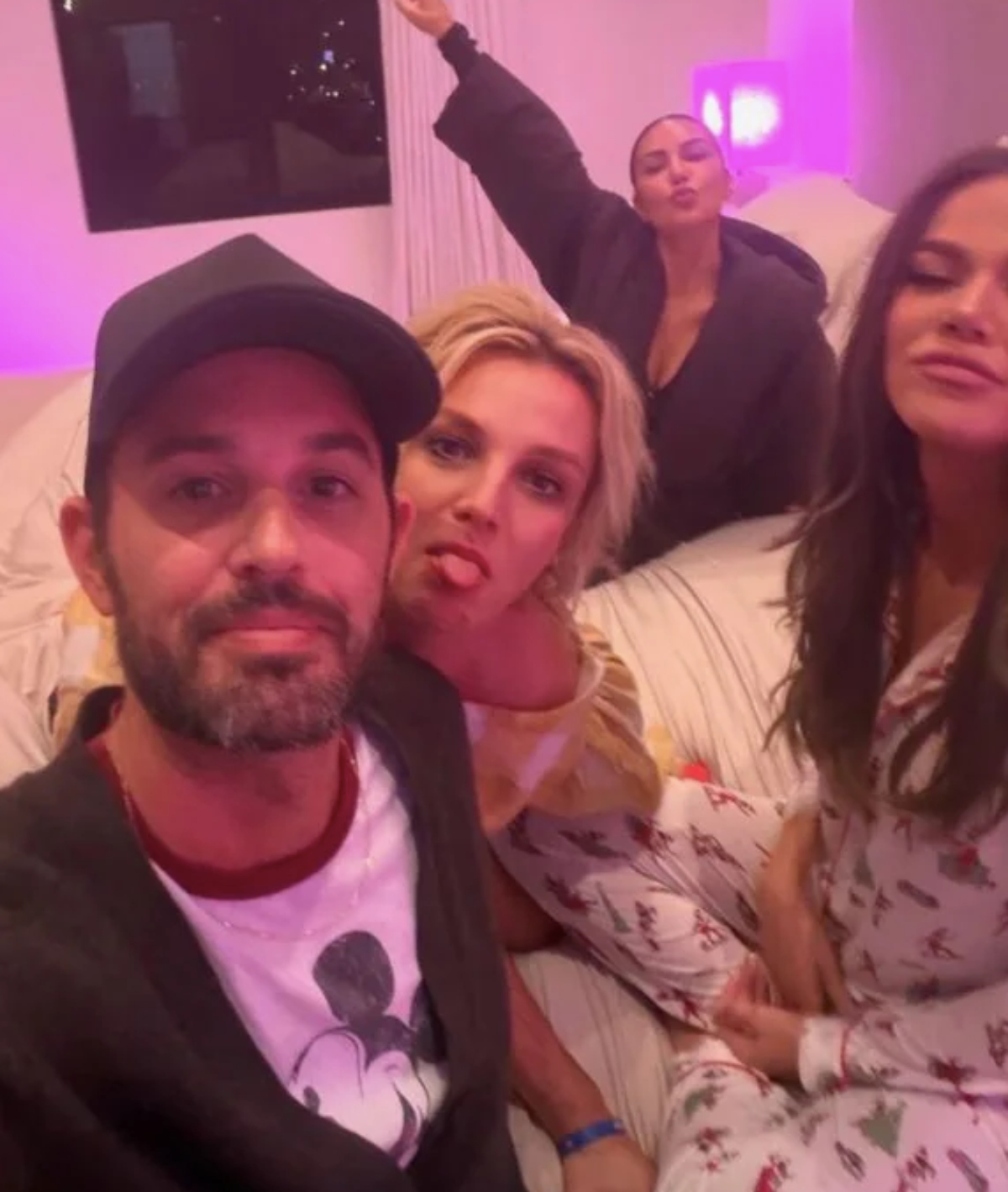 Britney Spears, Kim Kardashian, Khloe
