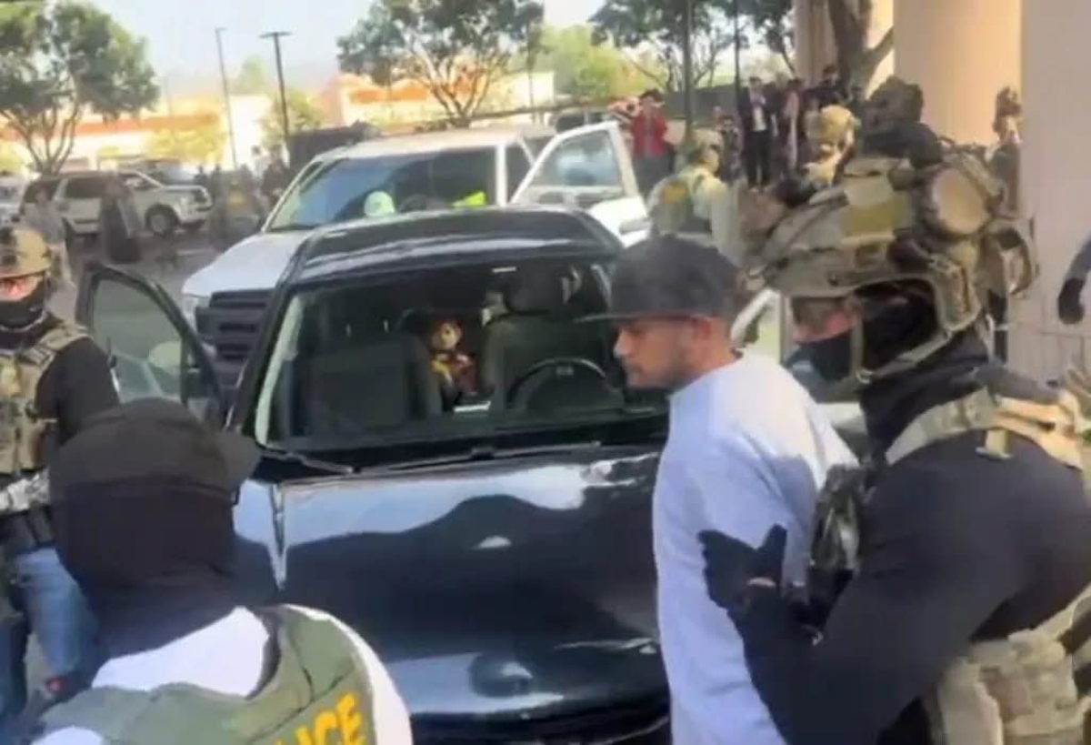 ICE se lleva carro con bebé tras arrestar al padre en California