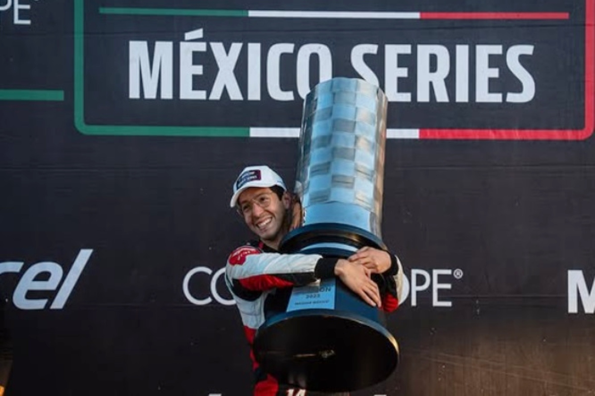 Alex de Alba, campeón de la NASCAR México Series 2025