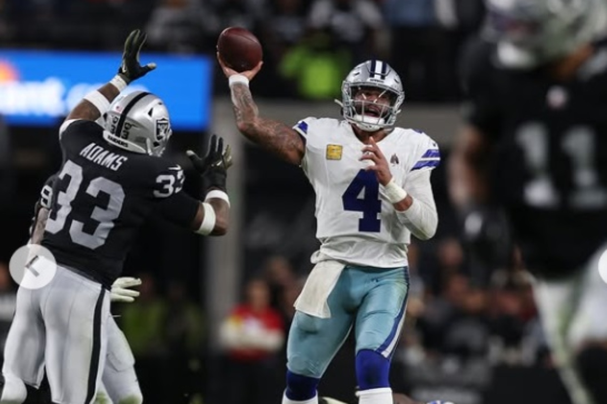 Dak Prescott guía paliza de Dallas a Raiders