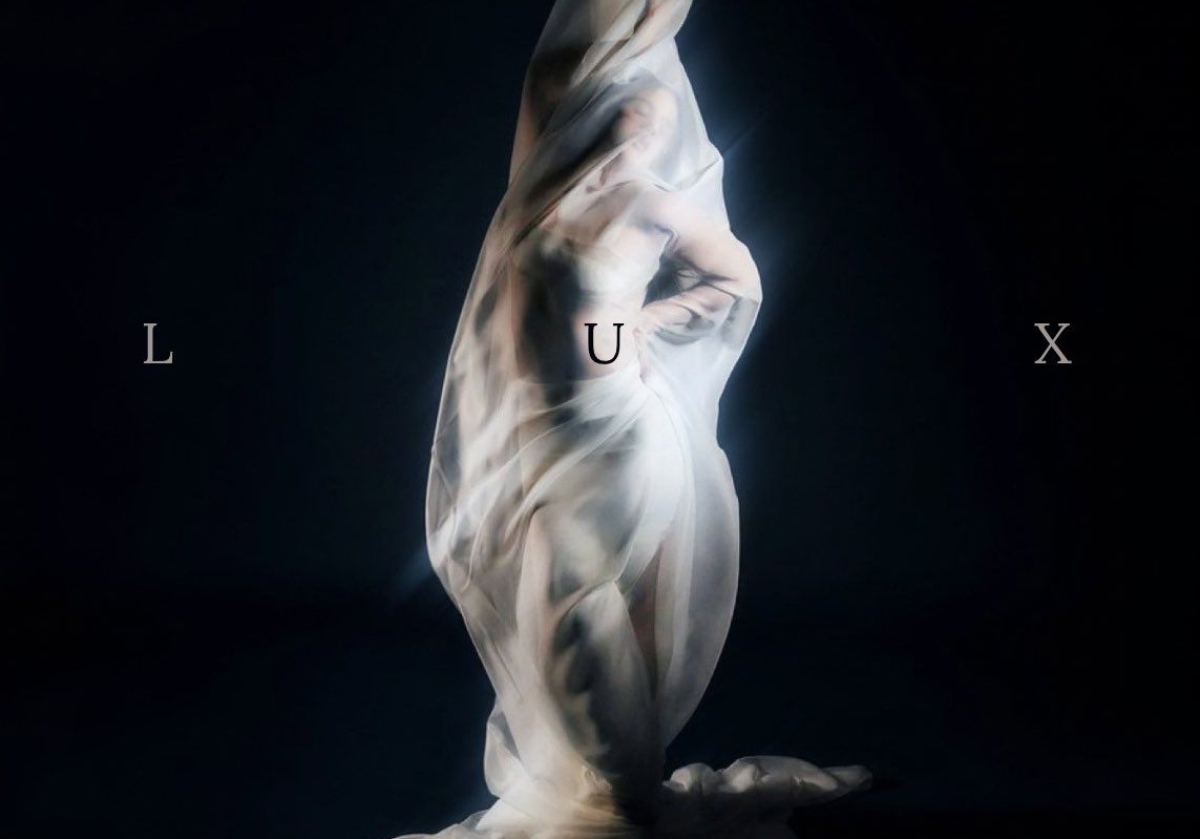 ¡Llegó el día! Rosalía lanza su nuevo disco ‘LUX’ y lo califican de ‘Obra maestra’