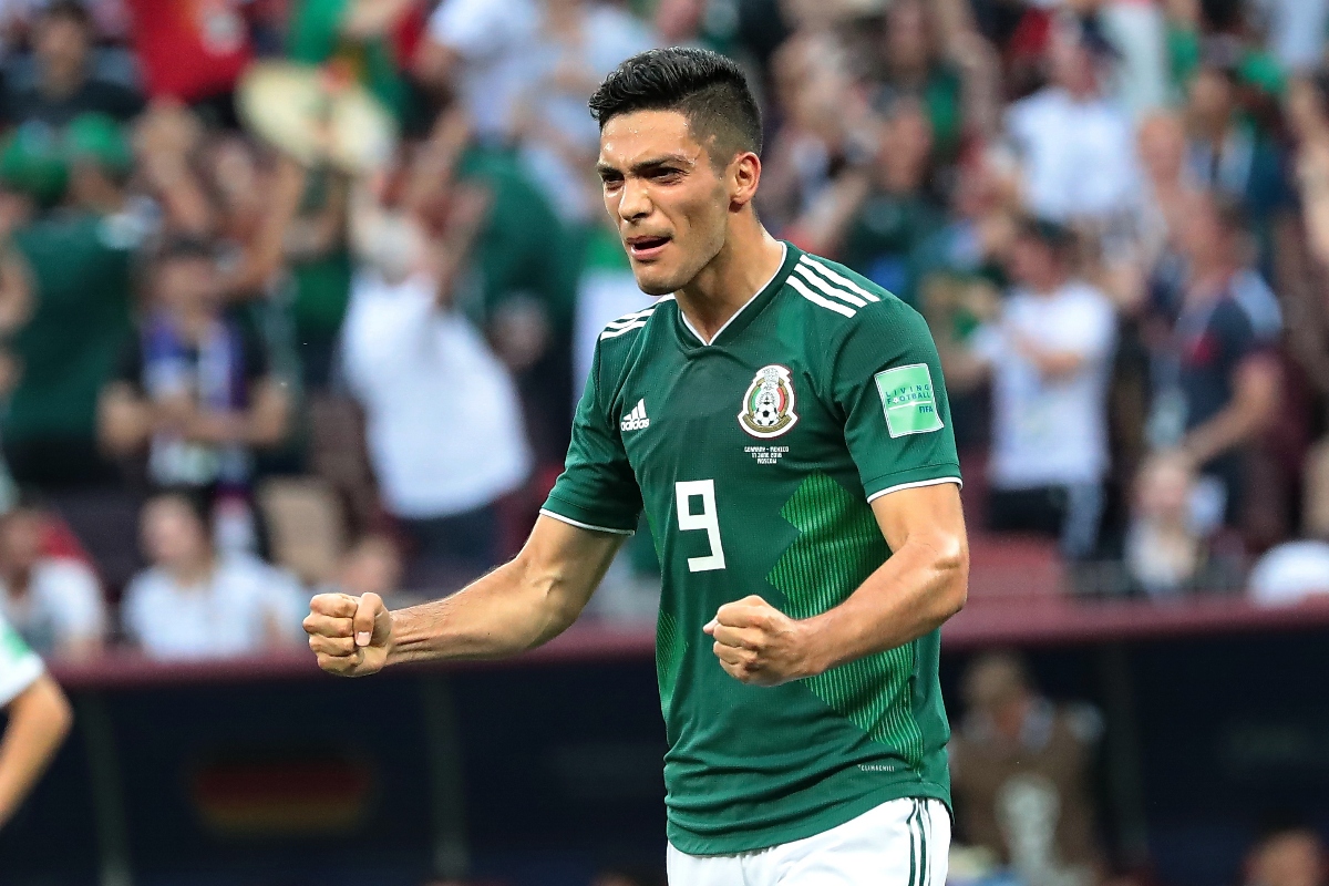 Jiménez obtiene premio con gol histórico