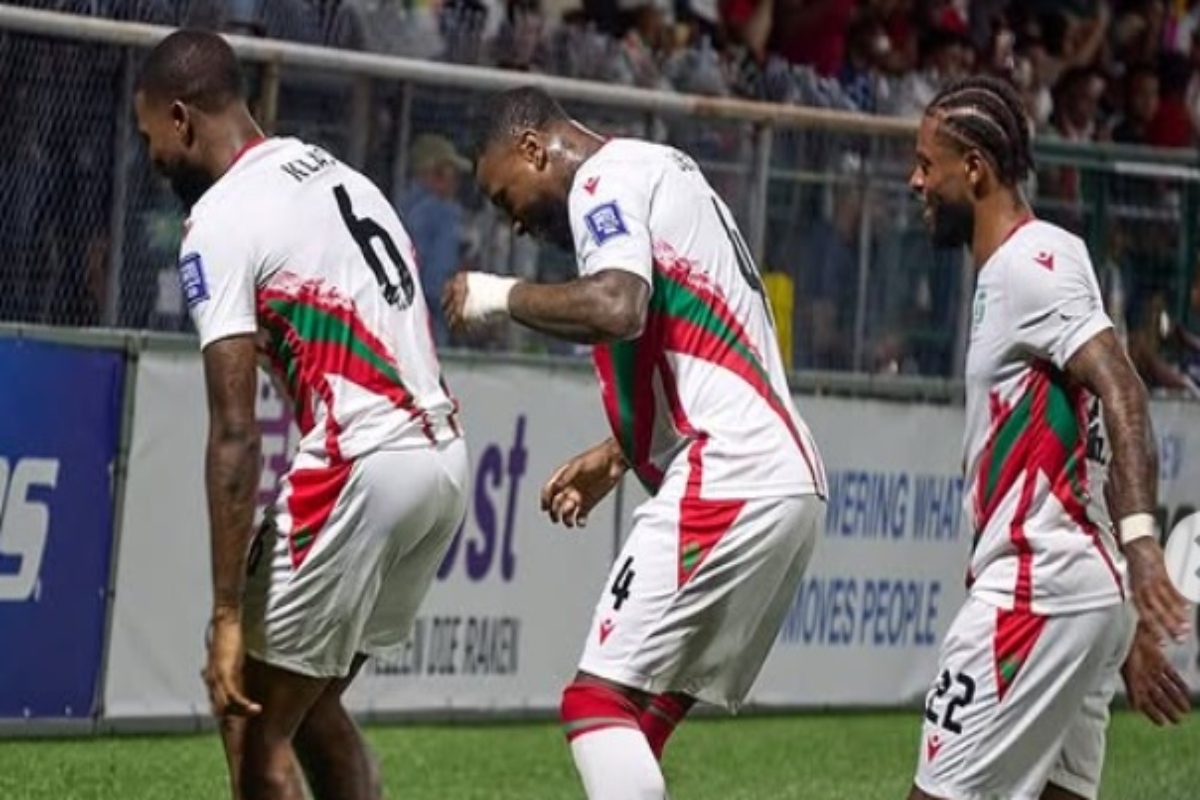 Surinam firma un 4-0 y se acerca a su primer Mundial