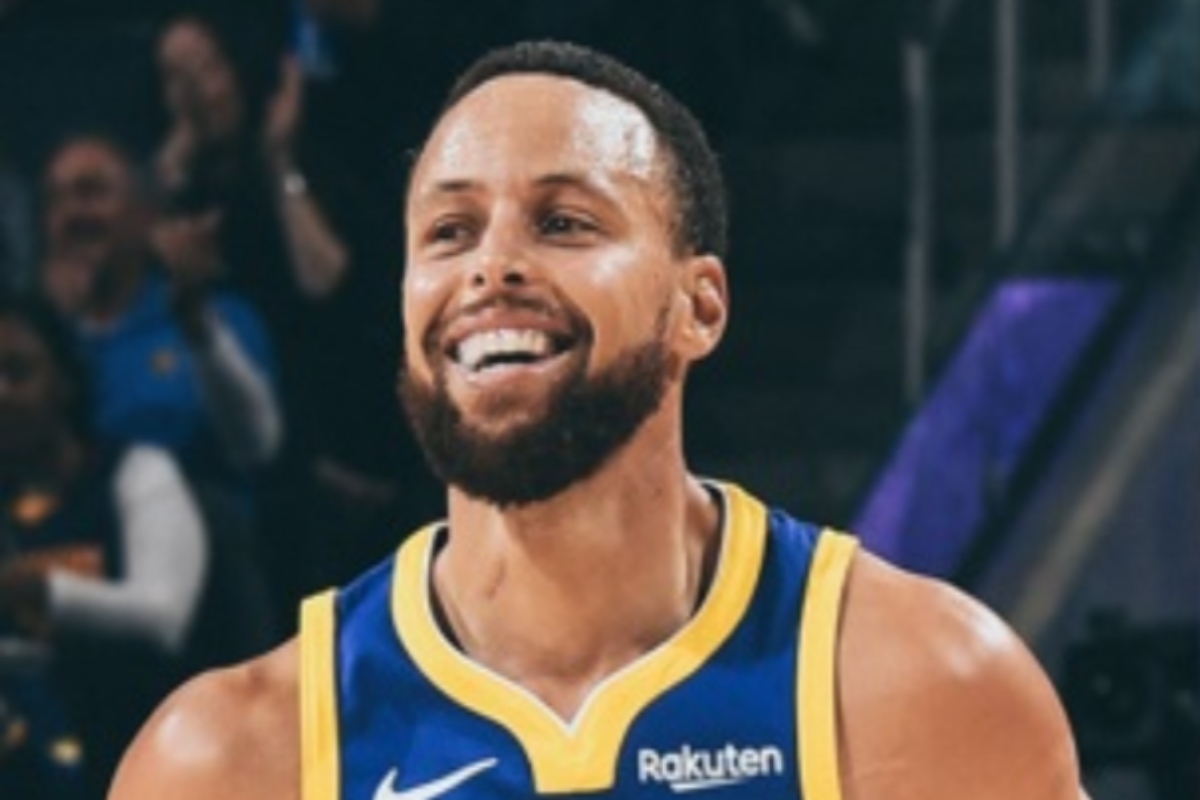 Curry hace historia: iguala a Michael Jordan