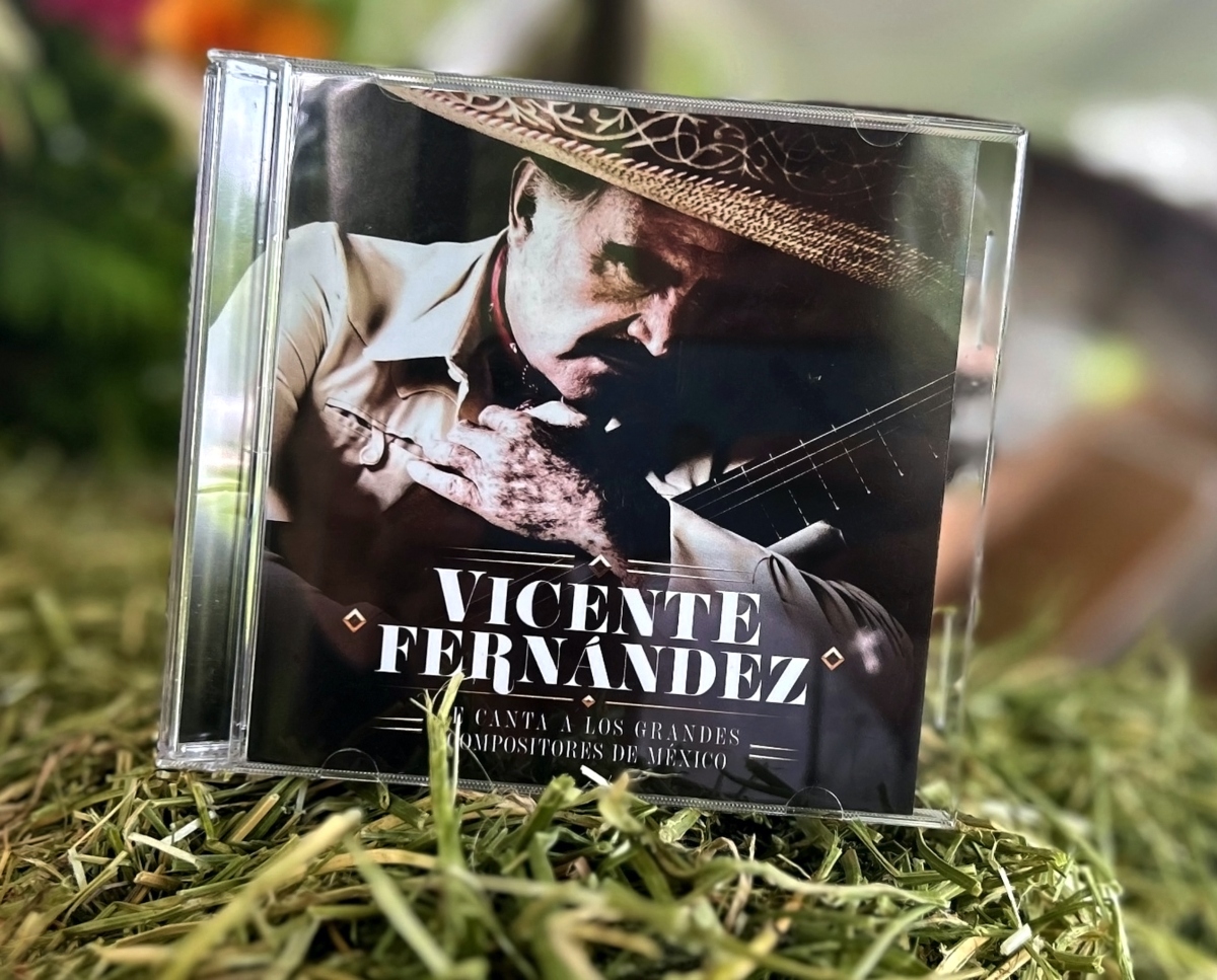 Vicente Fernández, music