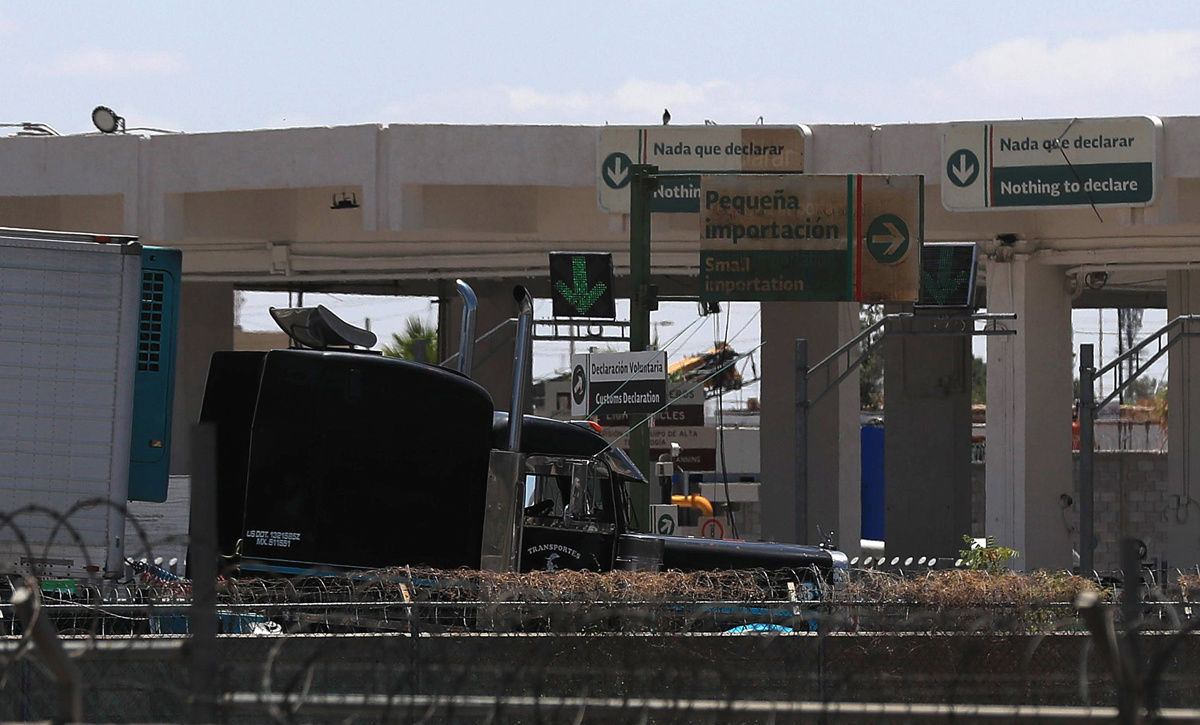 Trump restringe visados a transportistas mexicanos por facilitar inmigración ilegal