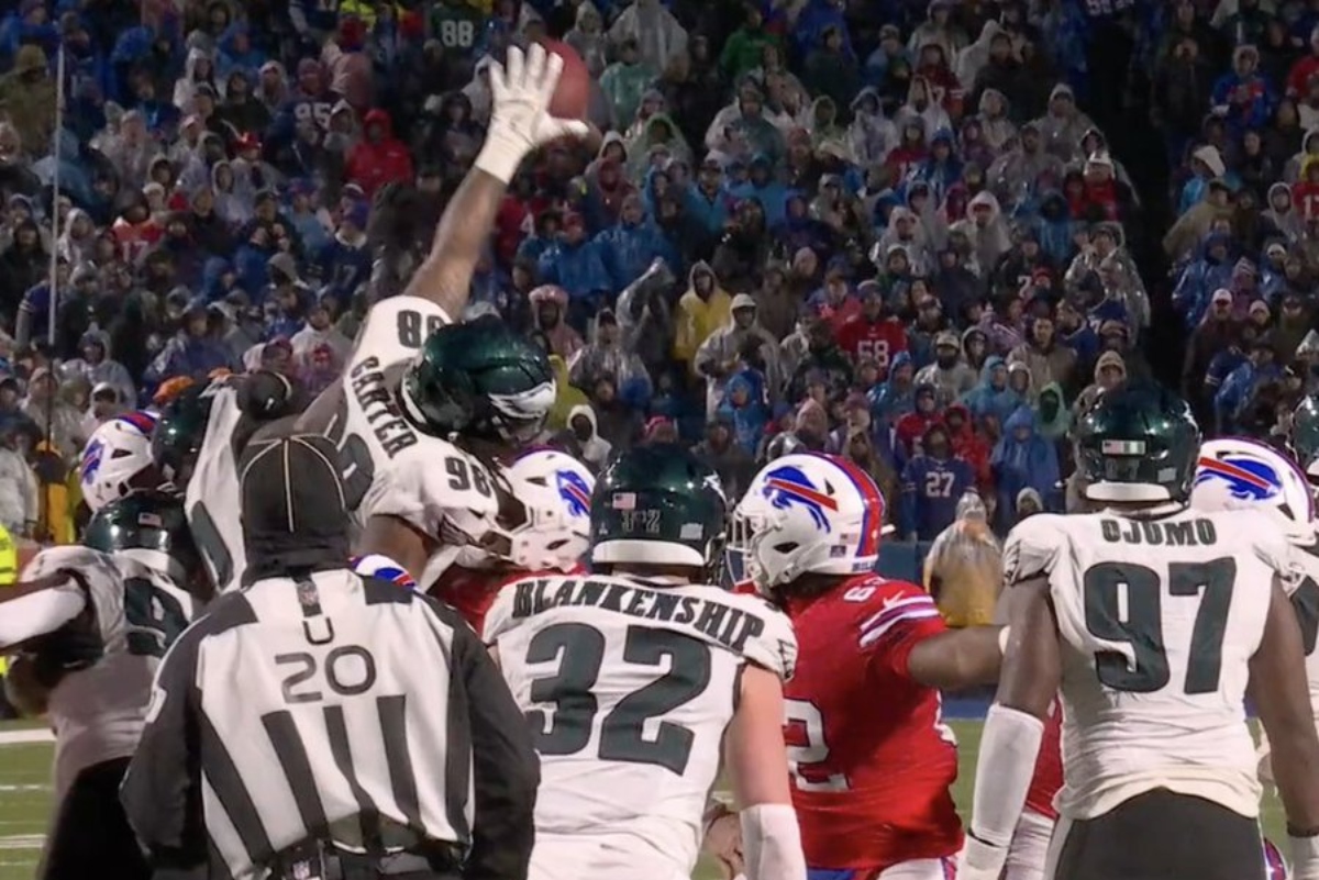 Eagles vencen 13-12 a Bills