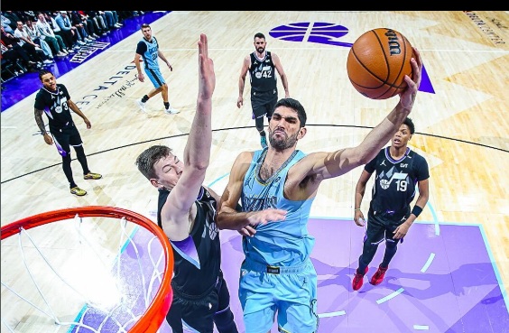 Aldama explota con 37 puntos y lidera triunfo de Grizzlies