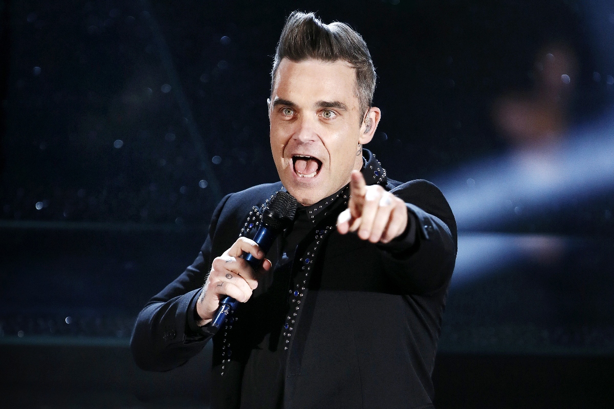 Bocelli, Robbie Williams y Village People en el sorteo del Mundial
