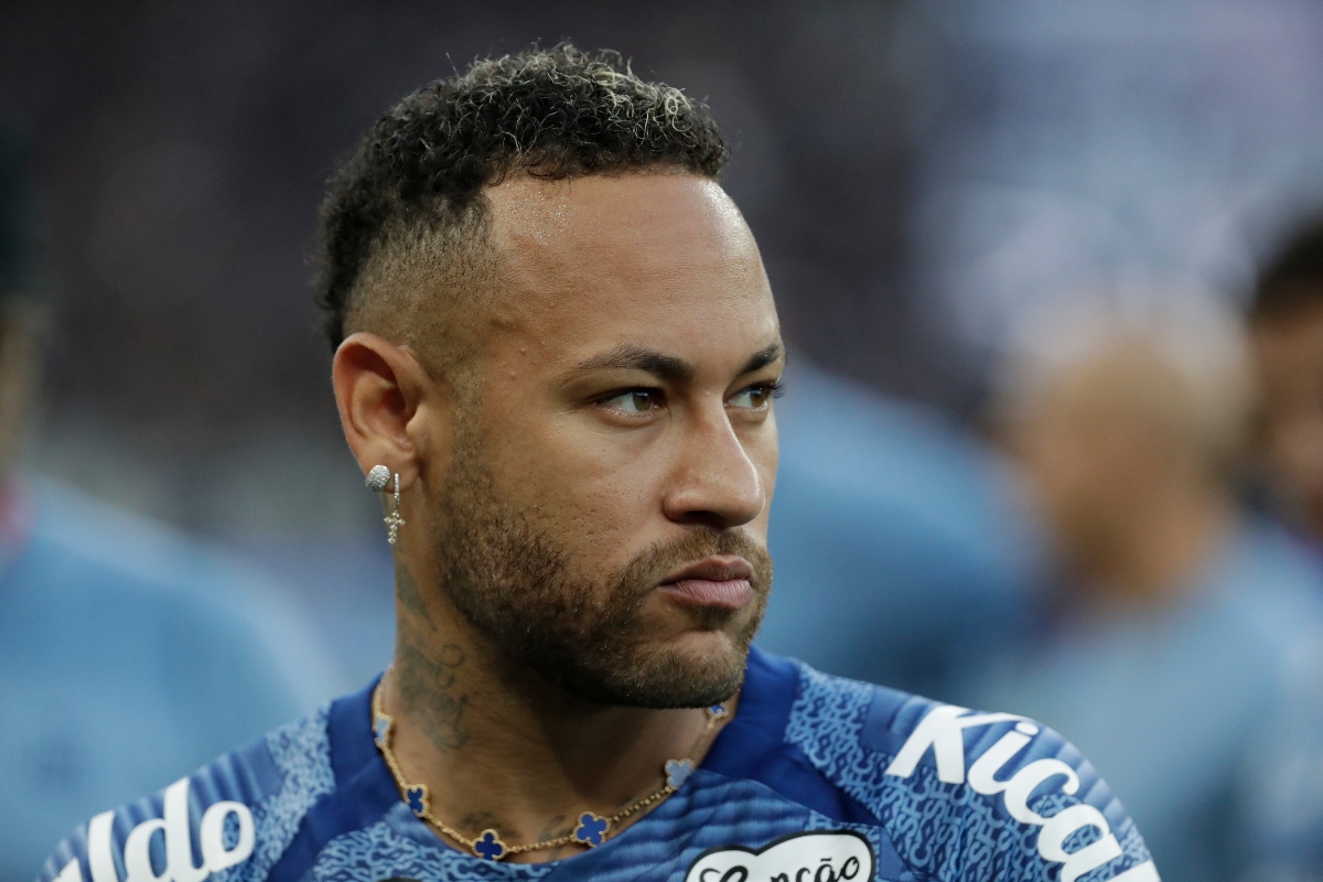 Neymar supera cirugía y enciende la esperanza de su regreso