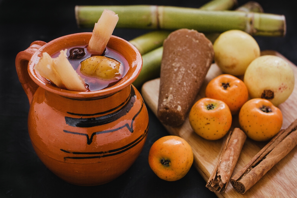 ponche, piloncillo, tejocote, guayaba, caña de azúcar, QuéOnnda