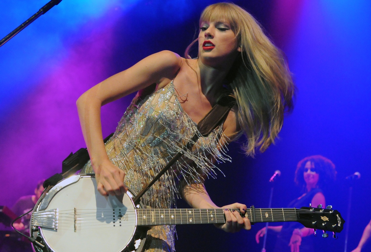 Exhiben campaña contra Taylor Swift