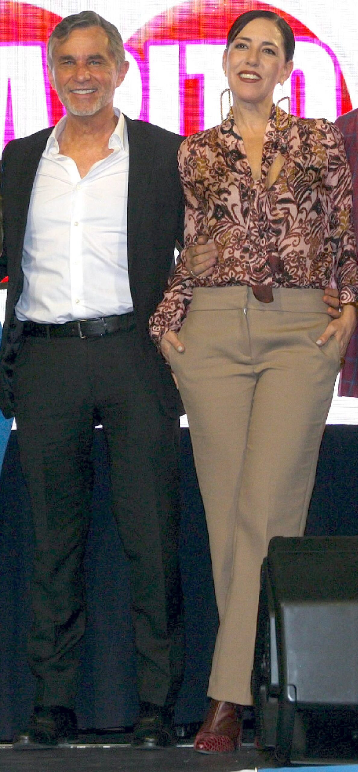 Humberto Zurita, Stephanie Salas