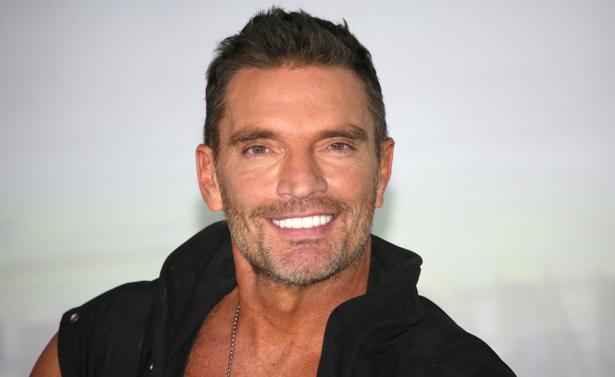 Julián Gil felicita a su hijo