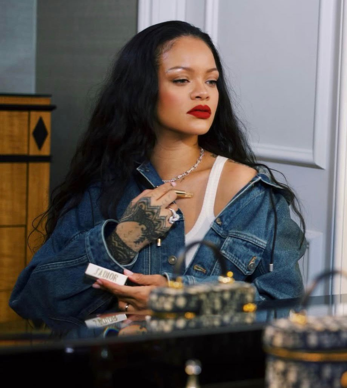 Shakira, Rihanna, Beyoncé