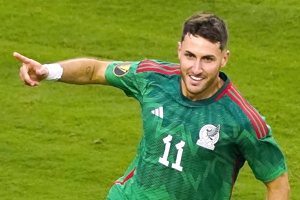 Santiago Giménez confía en llegar al Mundial 2026 tras su cirugía