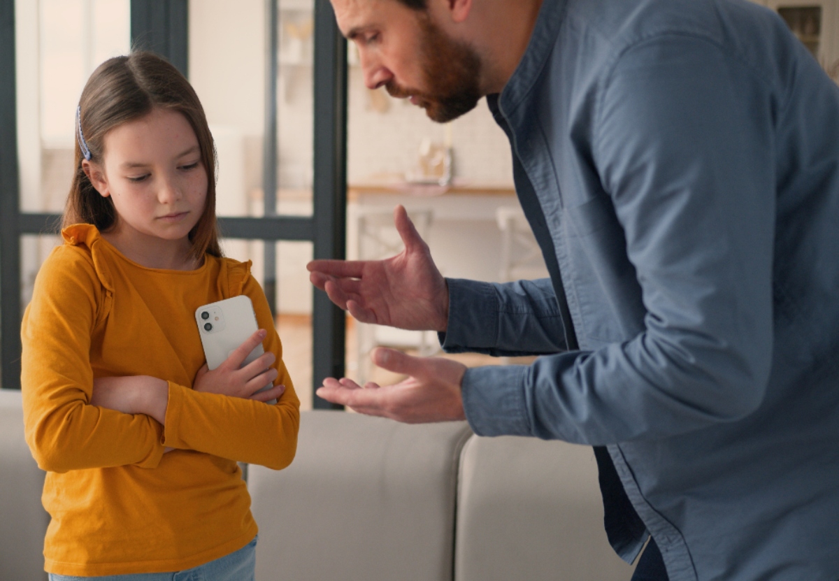 ¿Todo el día en el cel? Cómo hacer que tus hijos participen en actividades físicas