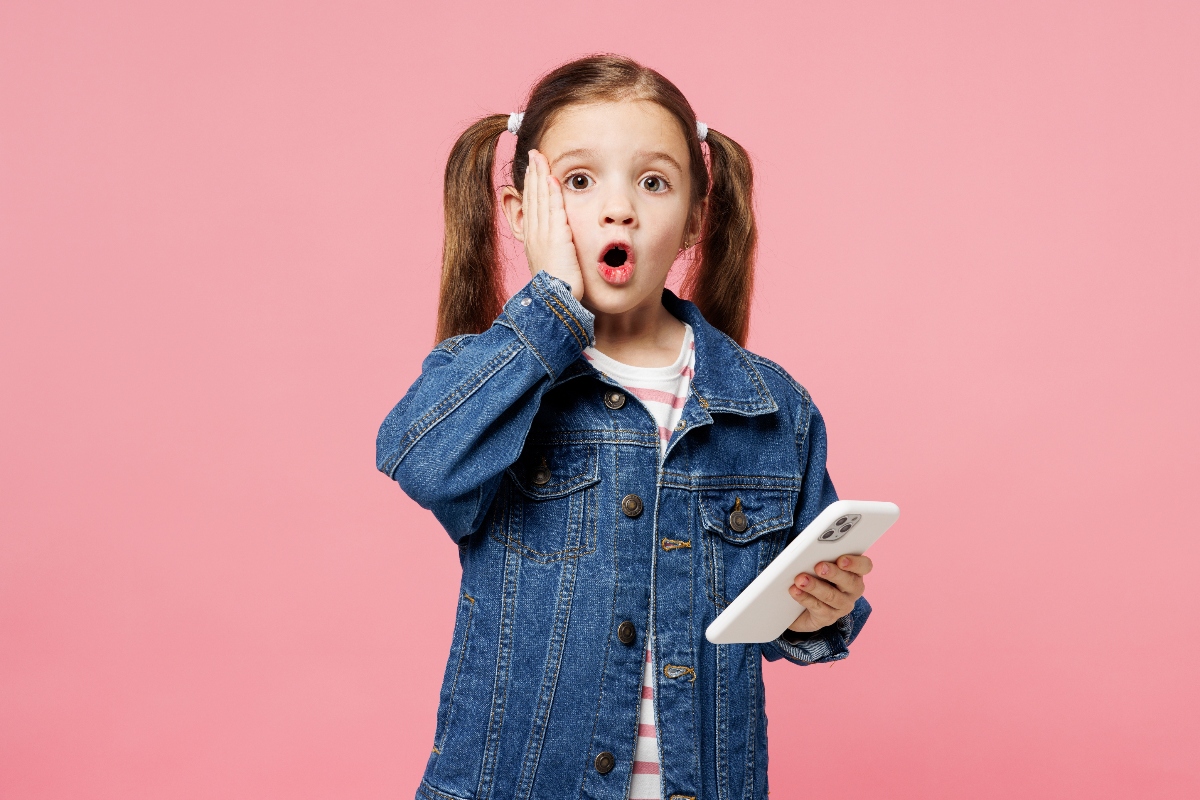 «Cerebro de Palomita»: Lo que los videos cortos le están haciendo a la atención de tu hijo
