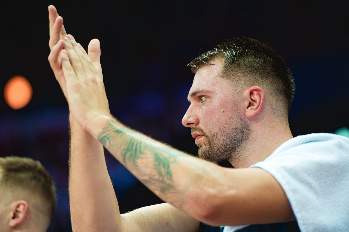 Doncic honra el legado de Michael Jordan en Chicago
