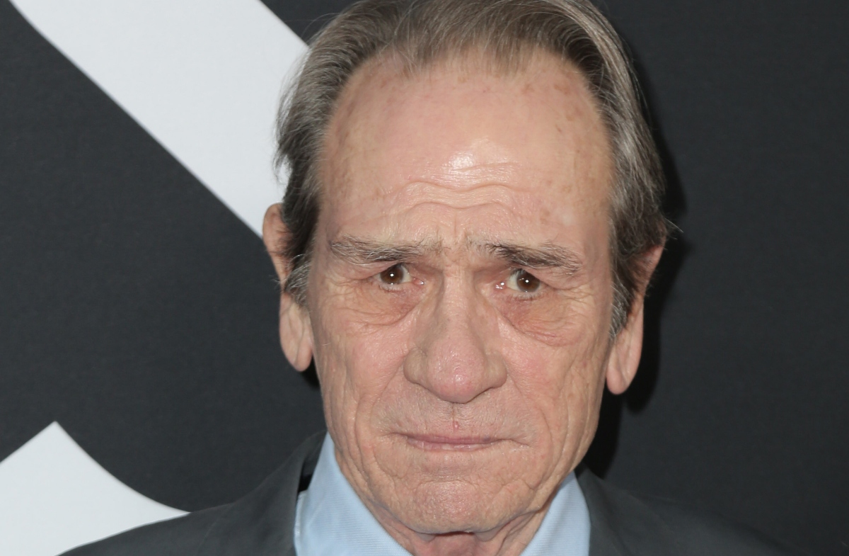 Hallan muerta en habitación de hotel a la hija del actor Tommy Lee Jones
