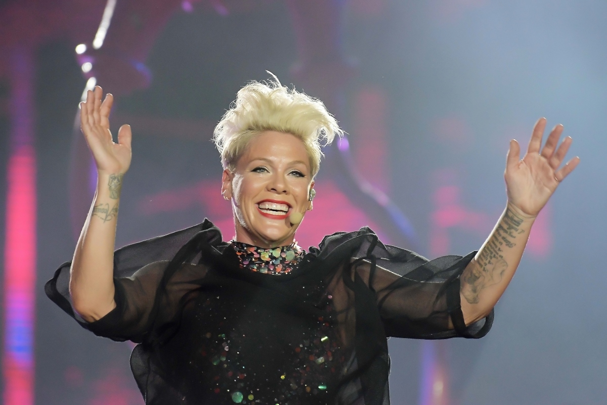 Hospitalizan de emergencia a la cantante Pink