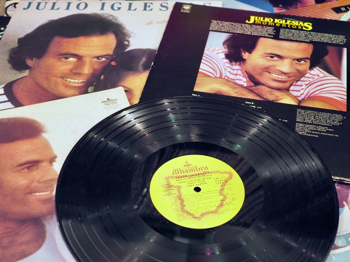 Julio Iglesias, música