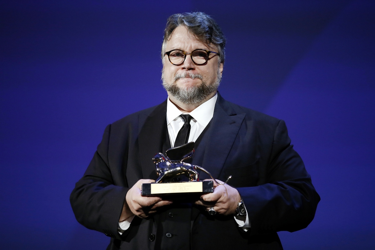 Guillermo del Toro se viste de luto tras muerte de su hermano