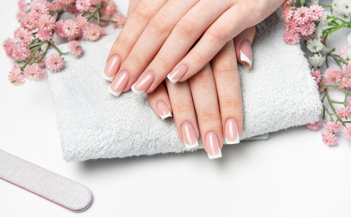 Cuidado de las uñas: diseños y tratamientos esenciales para mantenerlas sanas