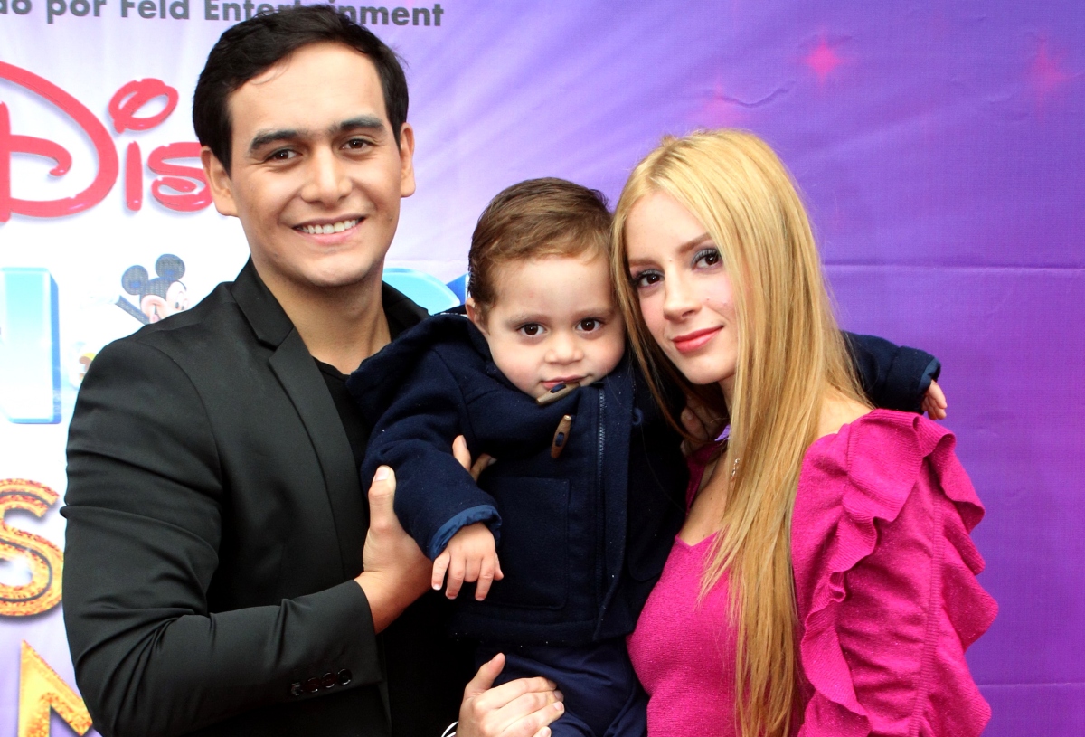 ¡Sale a la luz el video! Julián Figueroa grabó a Imelda Tuñón en una crisis en el baño y amenazándolo