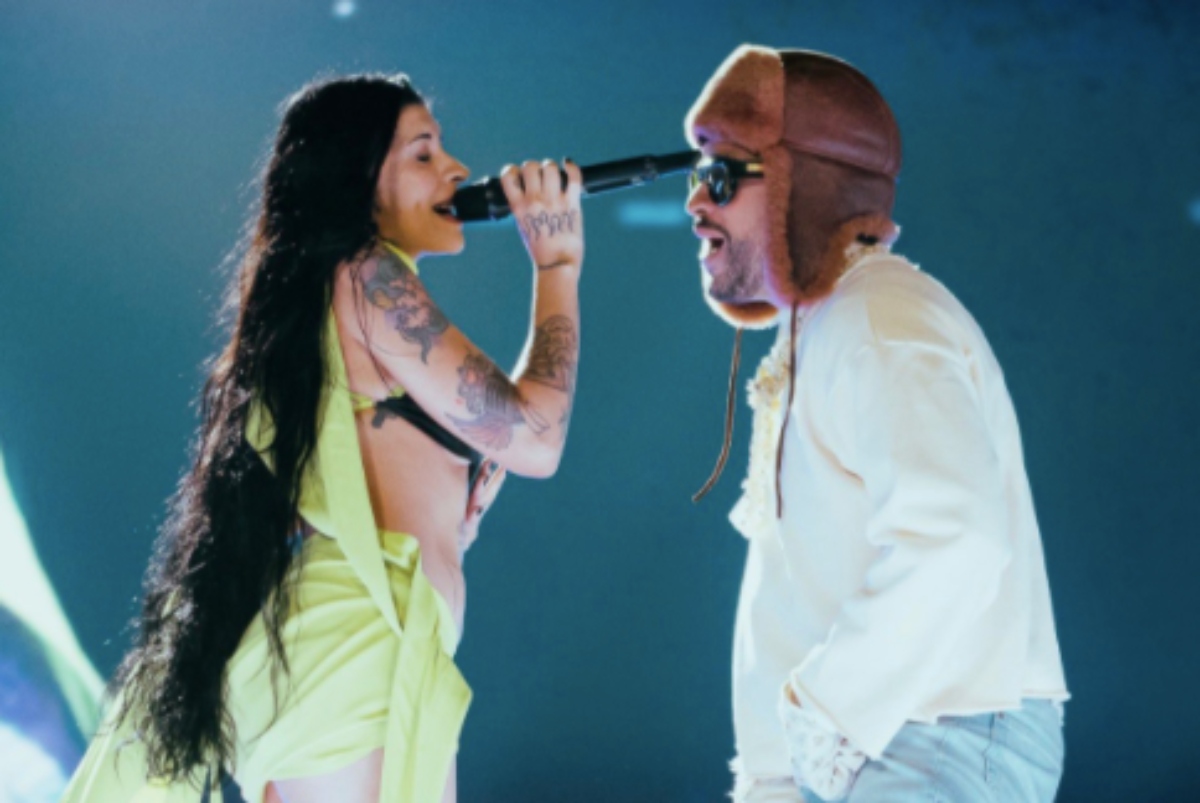 Bad Bunny se reencuentra con Cazzu en pleno show y cantan juntos