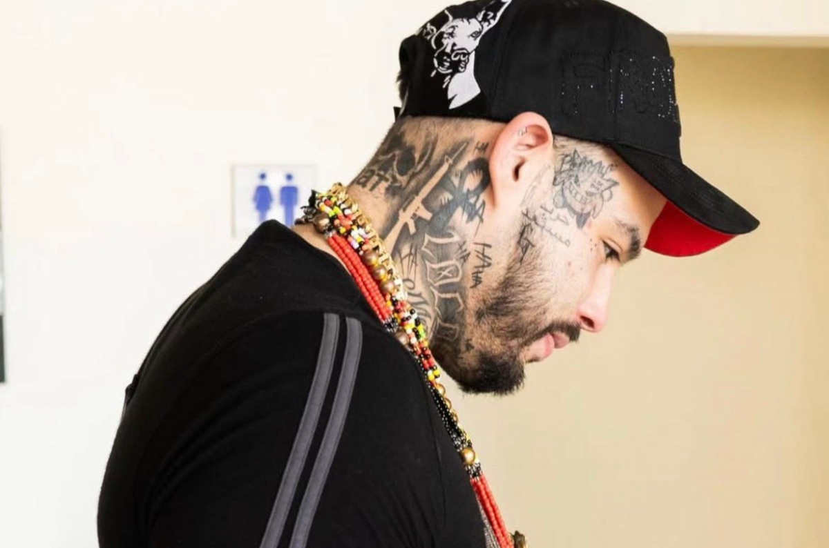 Emiliano Aguilar en polémica por mensajes sobre violencia en México