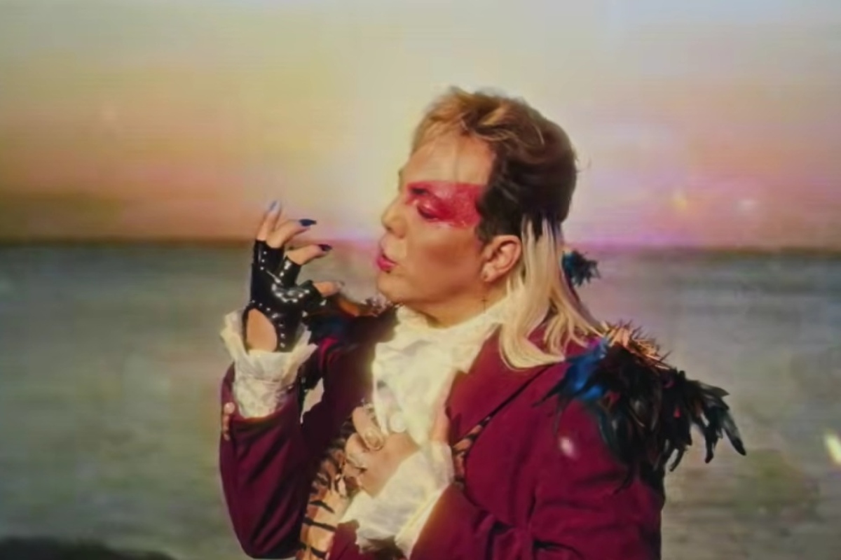 Cristian Castro sorprende con su lado rockero