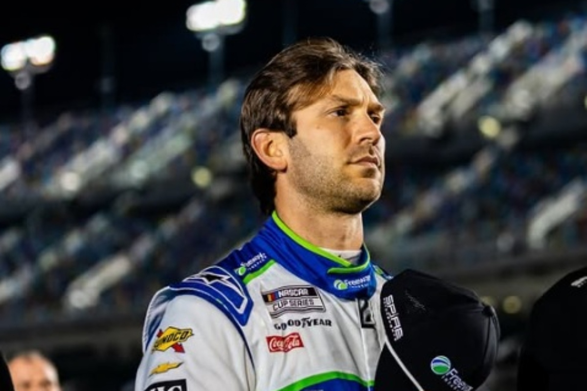Daniel Suárez brilla en la Daytona 500 2026