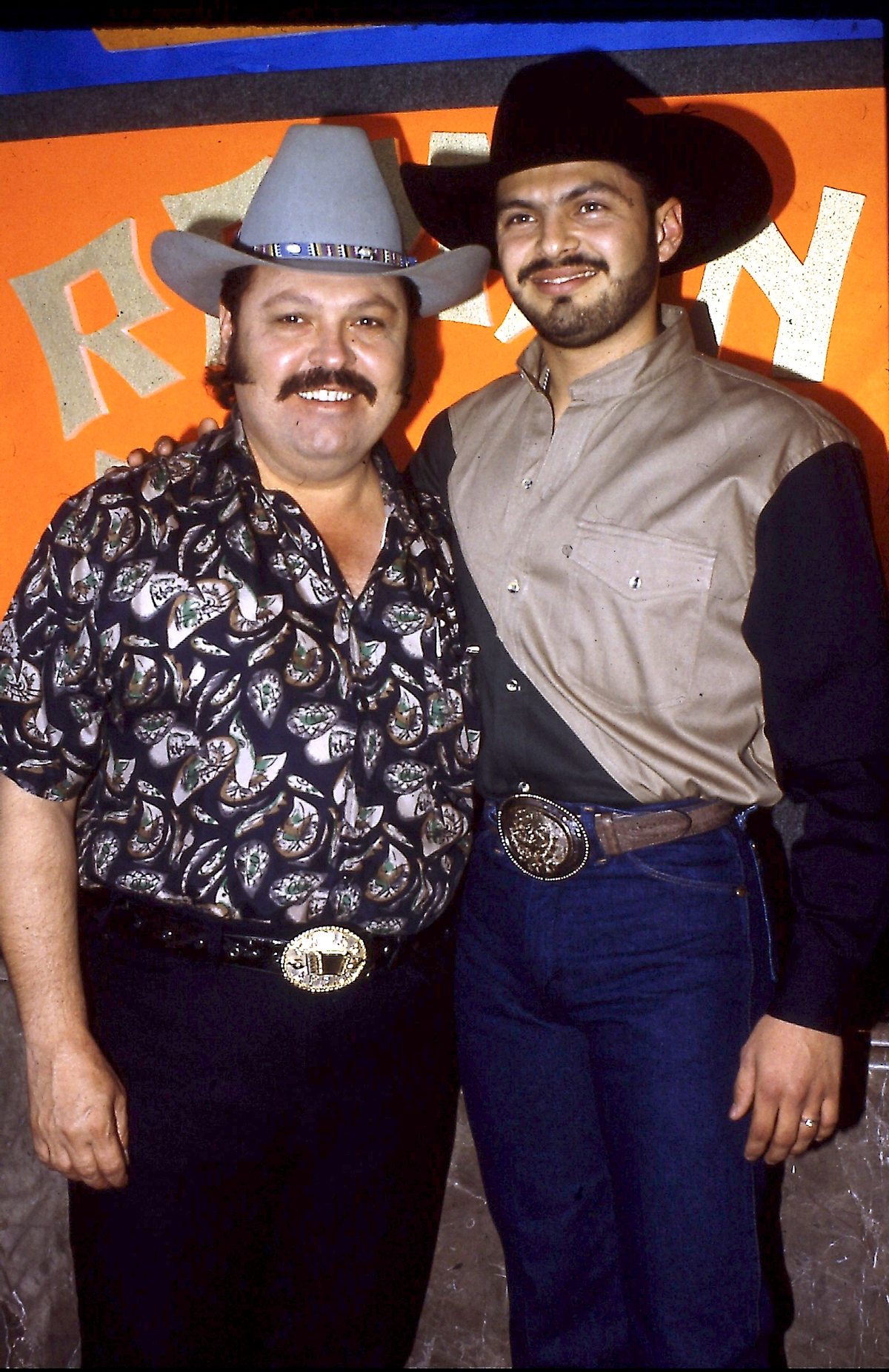 Ramón Ayala demanda