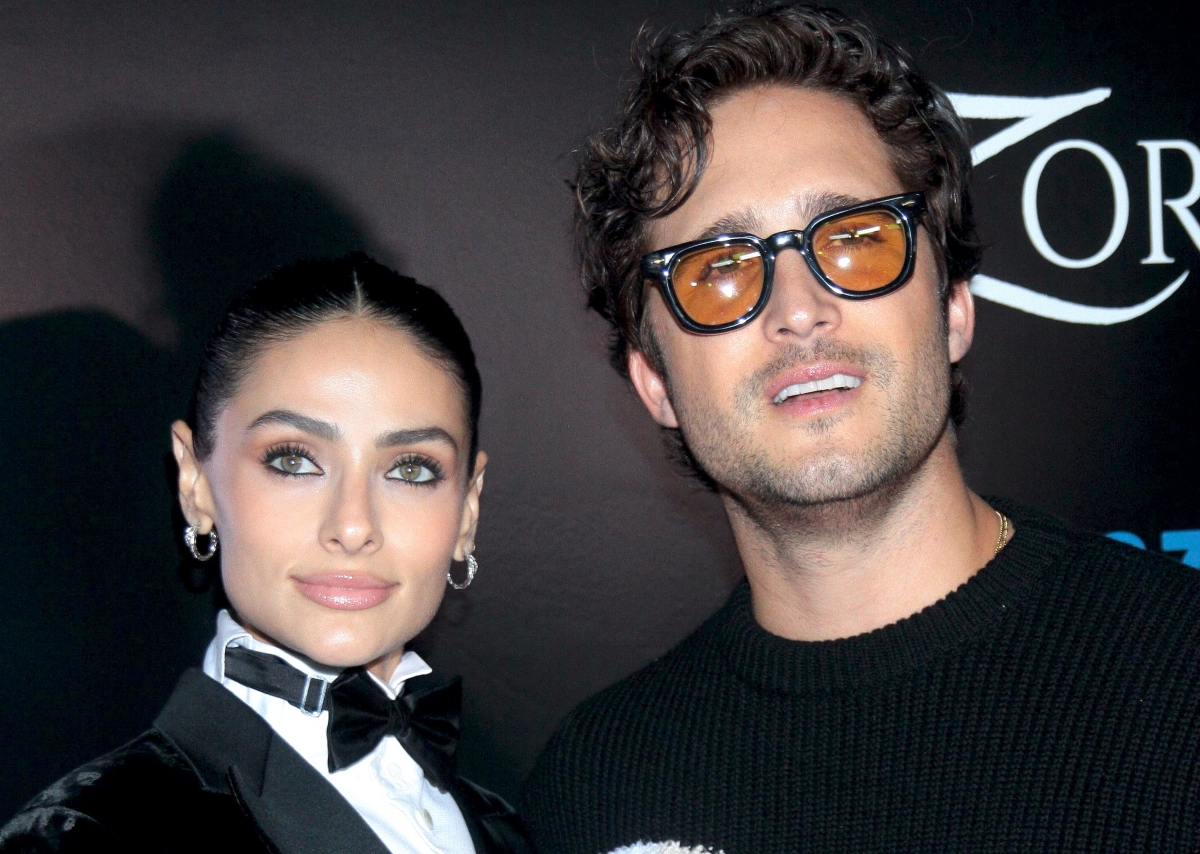 Diego Boneta y Renata Notni rompen relación