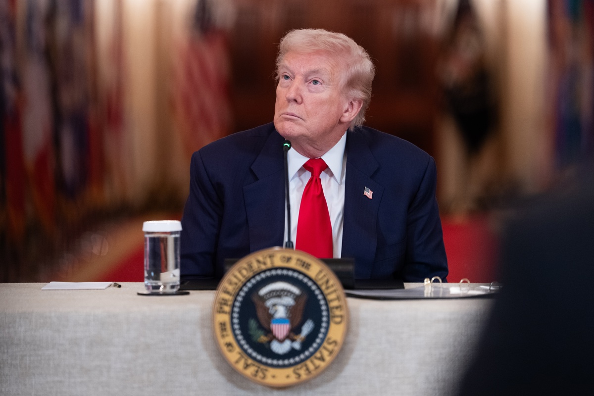 «Es un pequeño fallo»: Trump minimiza el gasolinazo de 16% tras guerra con Irán