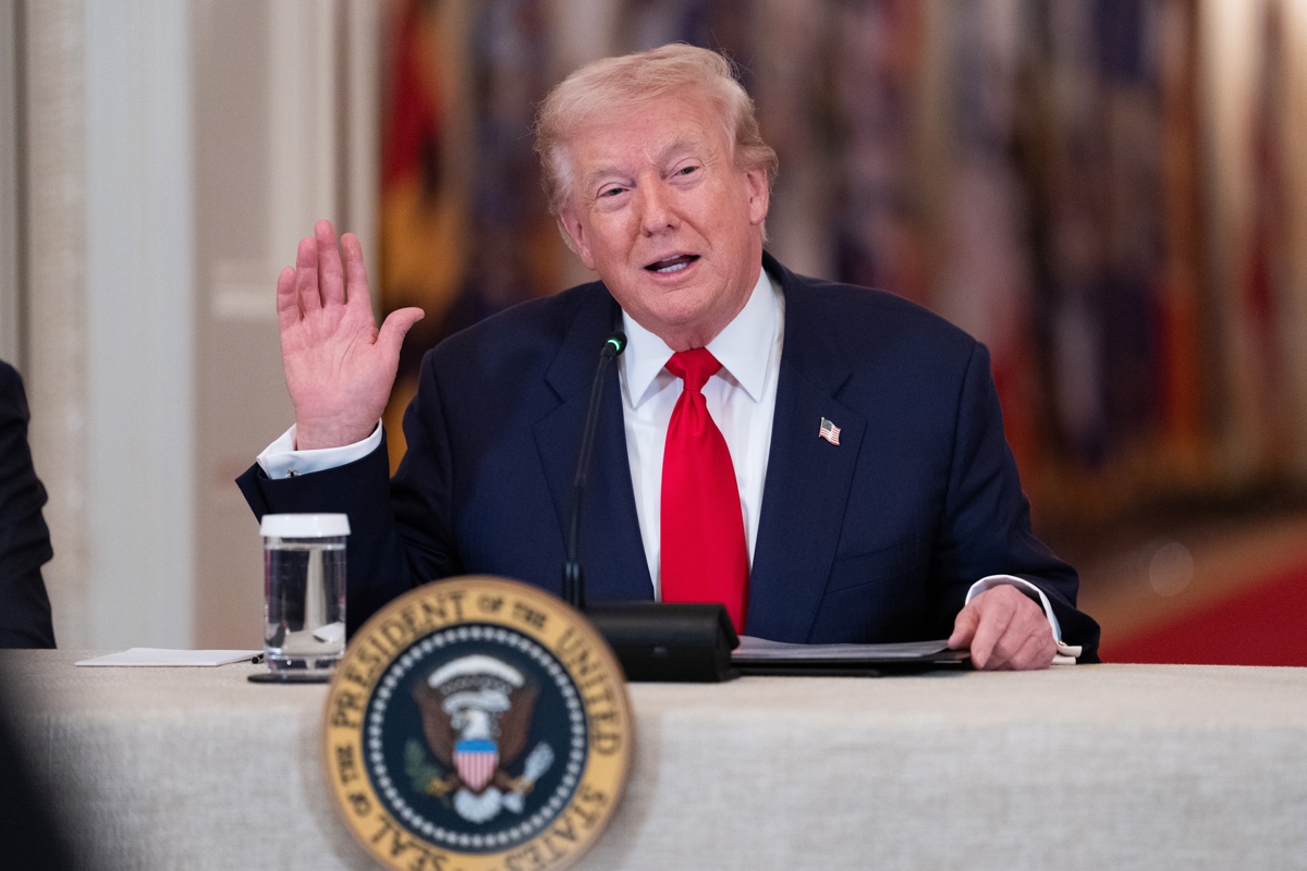 Trump exige «rendición incondicional» de Irán mientras el petróleo se dispara