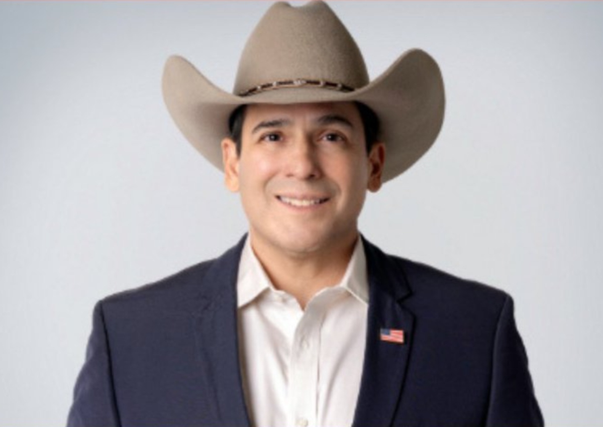De los escenarios al Capitolio: Bobby Pulido arrasa en las primarias de Texas