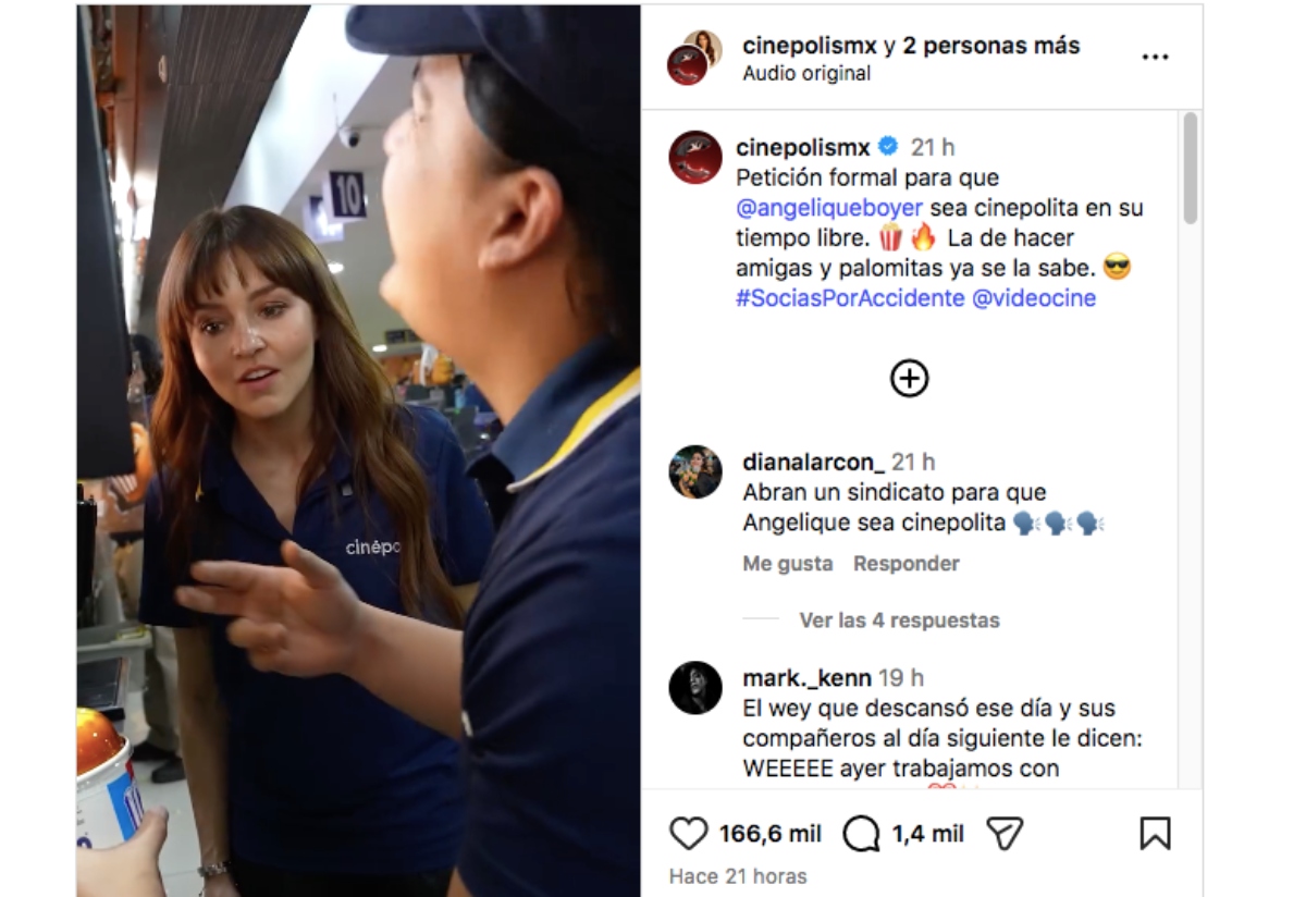 Angelique Boyer atiende gente en un cine