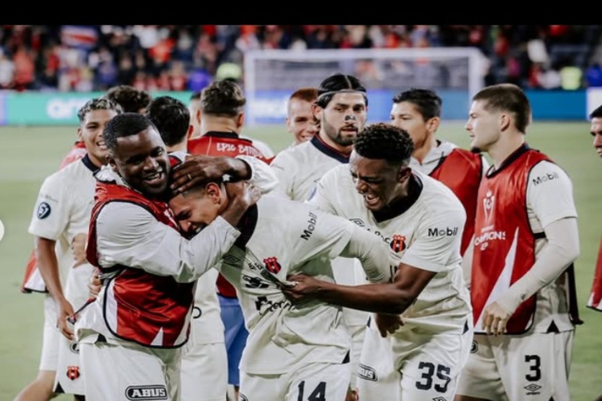 Alajuelense rescata empate ante LAFC y deja abierta la serie
