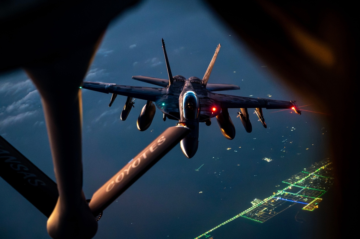 Milicias proiraníes reivindican el derribo de un avión cisterna de EEUU