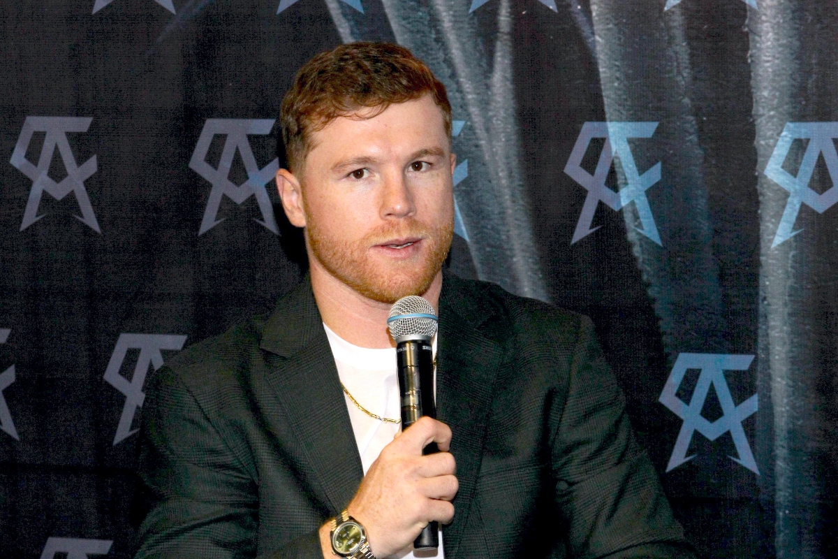 Próxima pelea del Canelo podría salir de Arabia por tensión en Medio Oriente