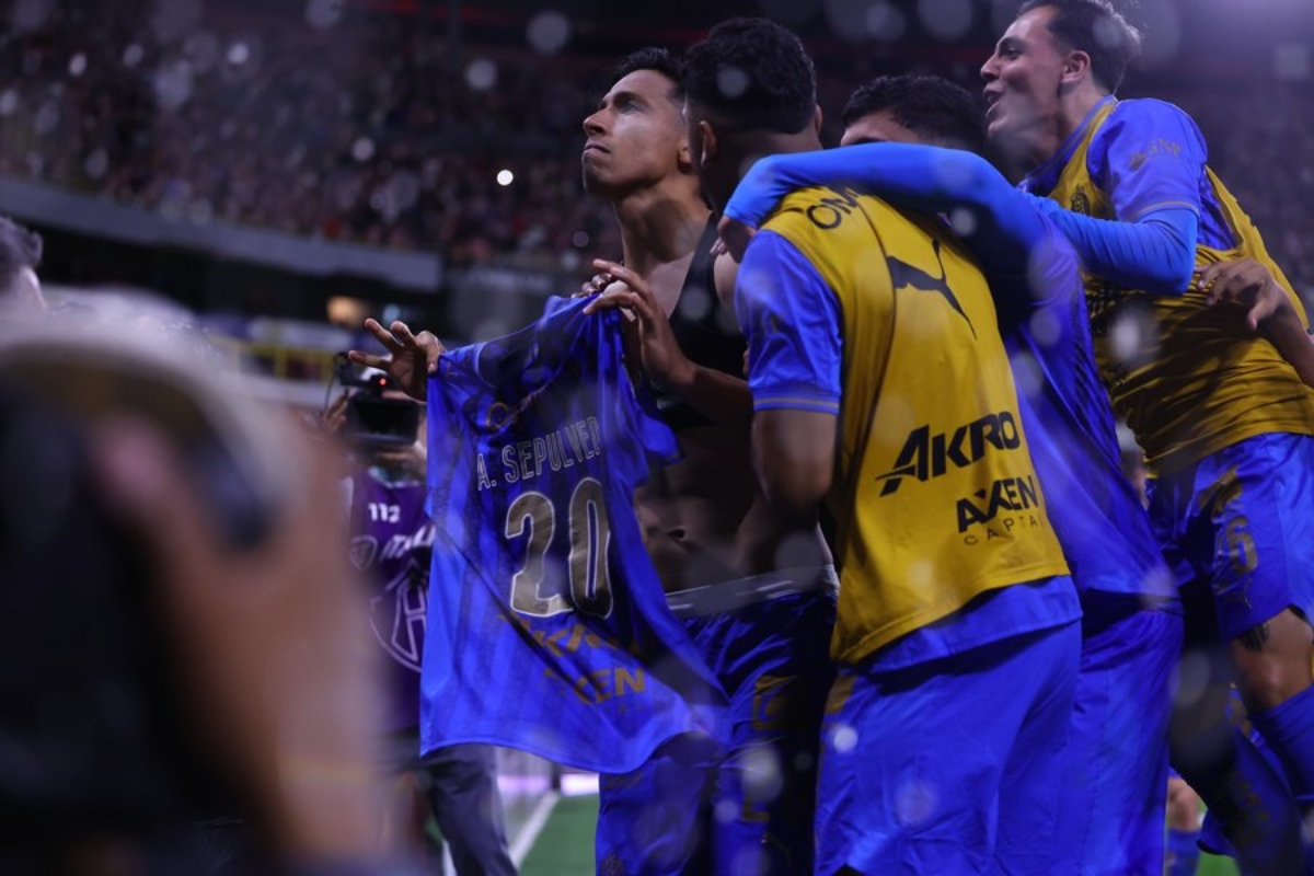 Chivas conquista el Clásico Tapatío y acecha el liderato de la Liga MX