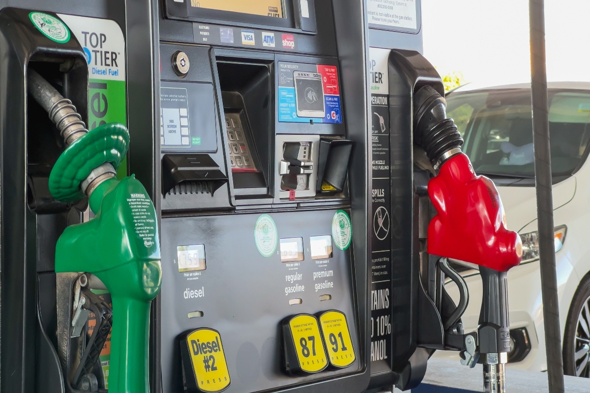 Alerta para conductores: gasolina en EE.UU. alcanza su precio más alto desde 2024