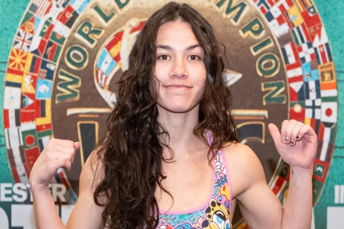 Boxeadora de 19 años queda en coma tras brutal nocaut en California