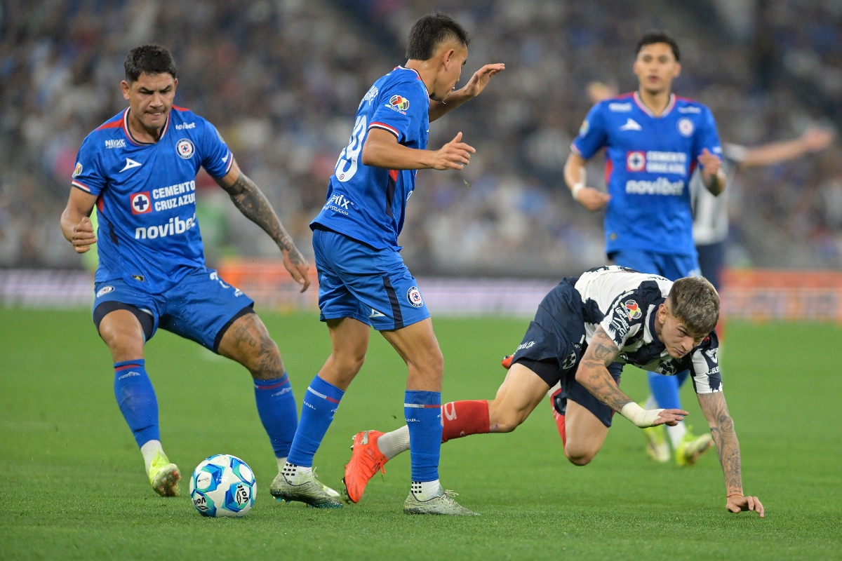 Cruz Azul de Larcamón va por otro golpe: duelo clave ante Santos Laguna