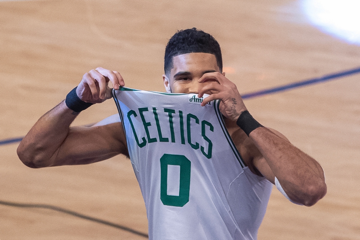 Tatum regresa, Doncic brilla y Knicks arrasan